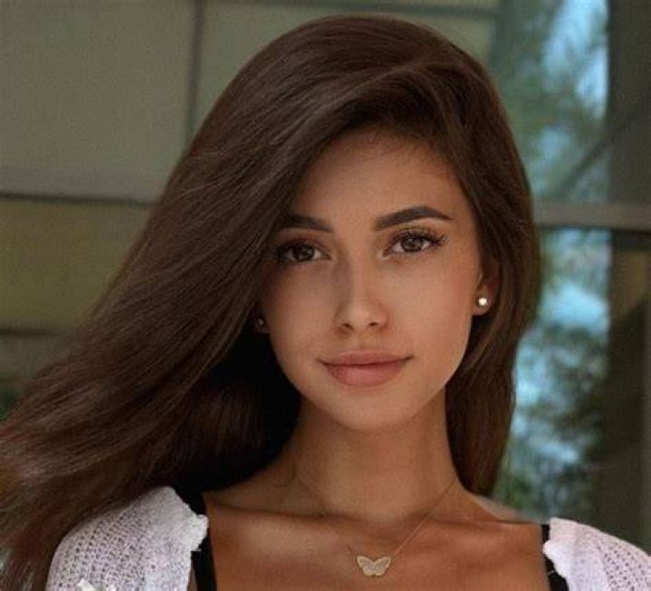 Cristy Ren Biography, Wiki, Height, Weight, Career, Boyfriend, Net