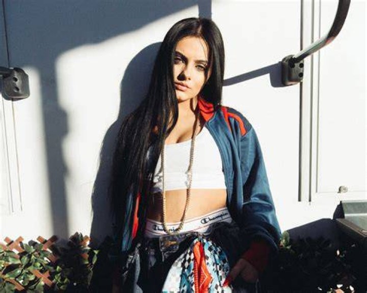 JESSIE MURPH RELEASES “COWBOYS AND ANGELS” AND ANNOUNCES HEADLINE TOUR